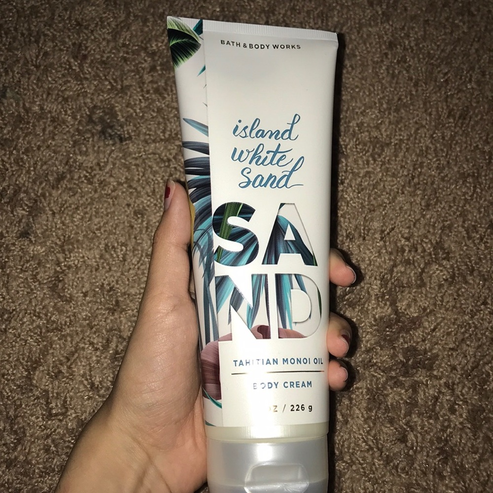 Bath and body works island white sand lotion